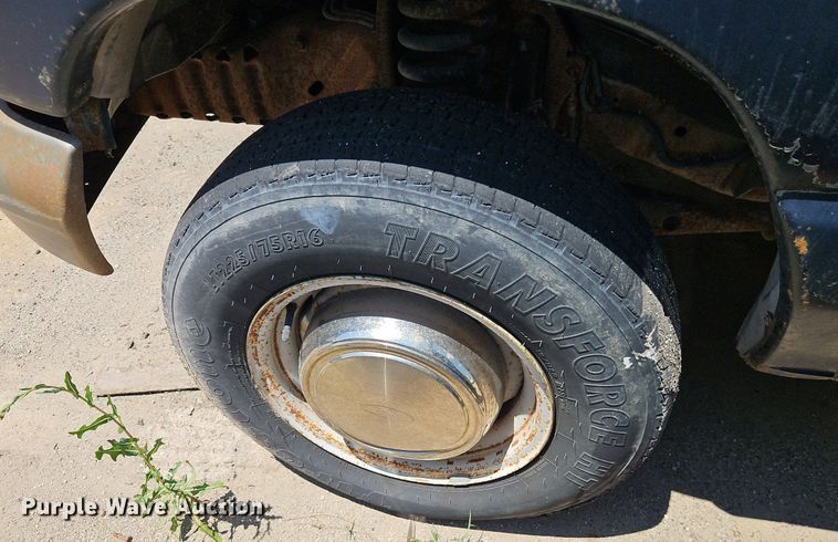 image for item OF9830 2000 Ford E250 van