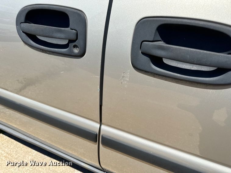 image for item OF9833 2008 Chevrolet  Uplander LS SUV