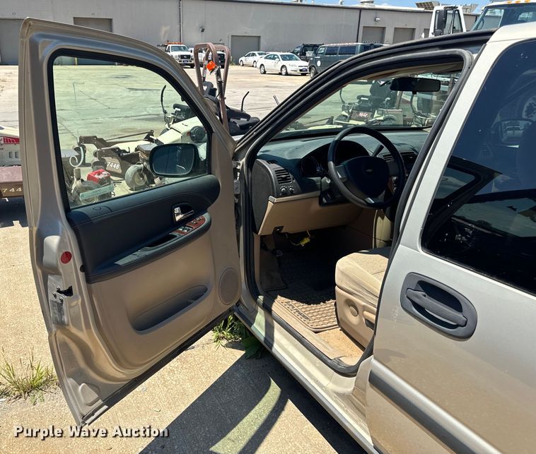 image for item OF9833 2008 Chevrolet  Uplander LS SUV