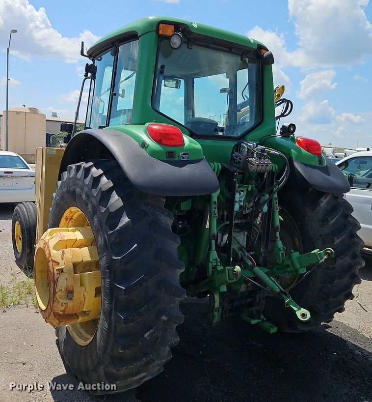 image for item OF9837 2006 John Deere  7420 tractor