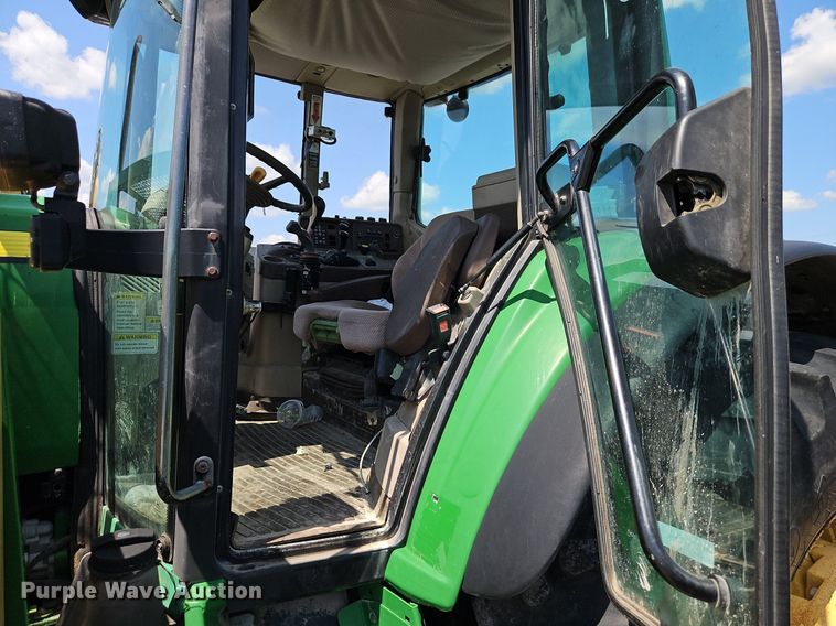 image for item OF9837 2006 John Deere  7420 tractor