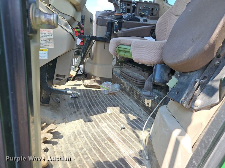 image for item OF9837 2006 John Deere  7420 tractor