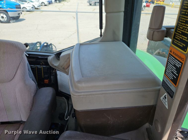 image for item OF9837 2006 John Deere  7420 tractor