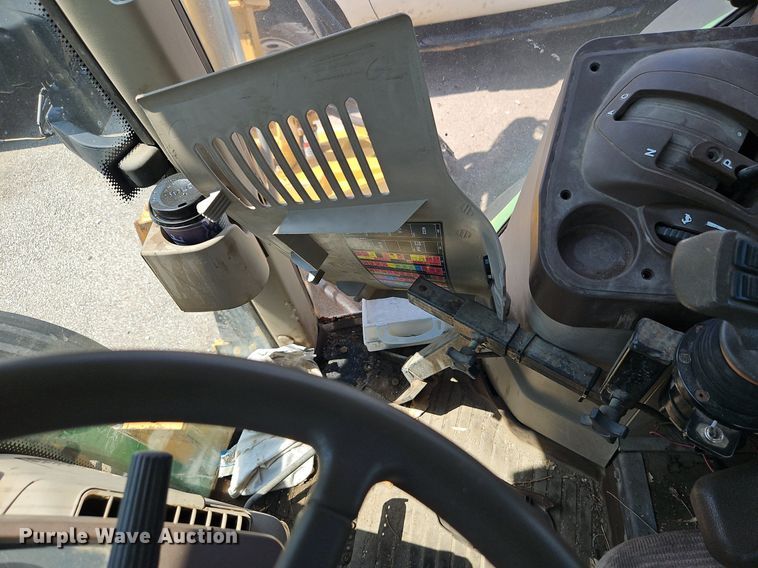 image for item OF9837 2006 John Deere  7420 tractor
