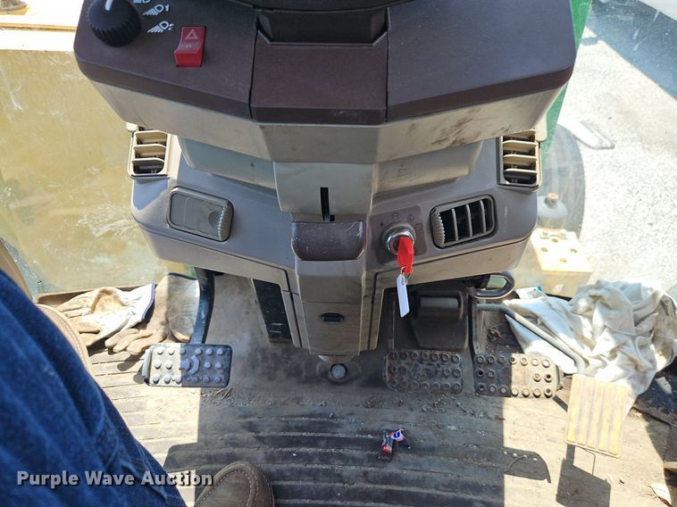 image for item OF9837 2006 John Deere  7420 tractor