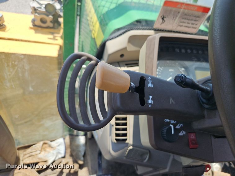 image for item OF9837 2006 John Deere  7420 tractor