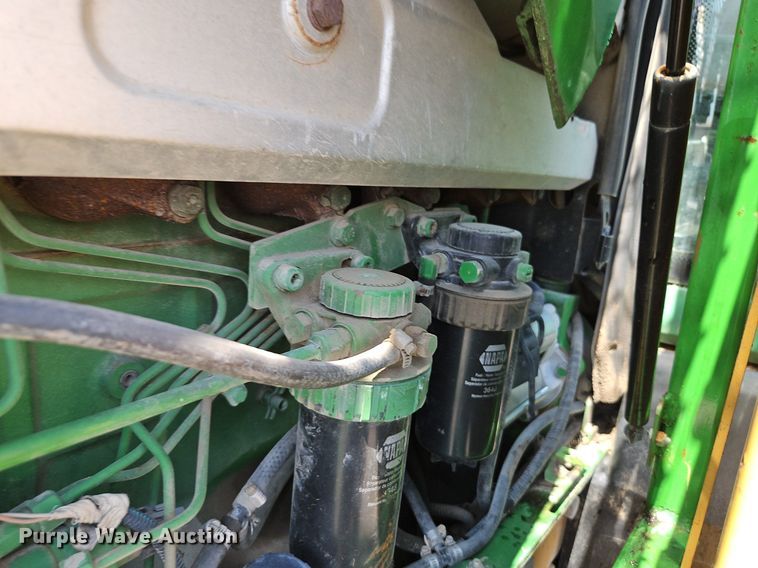 image for item OF9837 2006 John Deere  7420 tractor