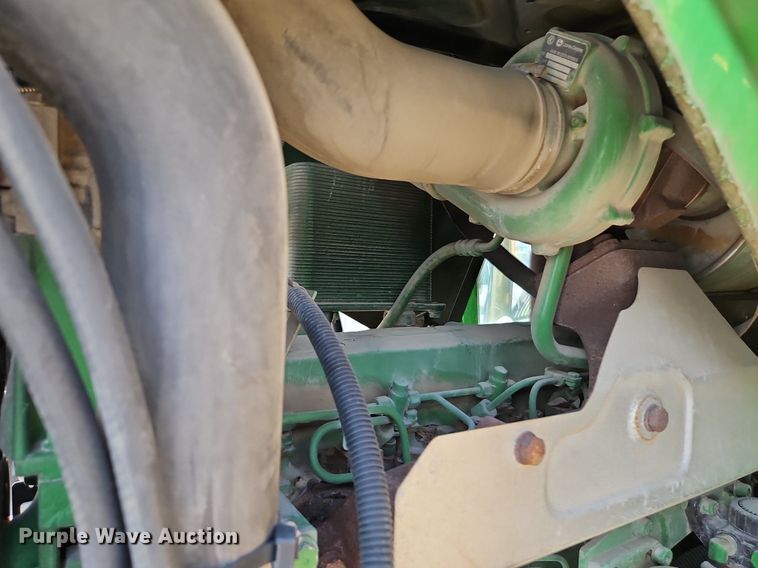 image for item OF9837 2006 John Deere  7420 tractor