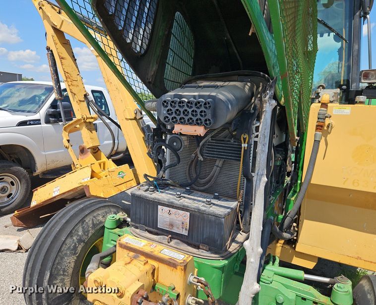 image for item OF9837 2006 John Deere  7420 tractor