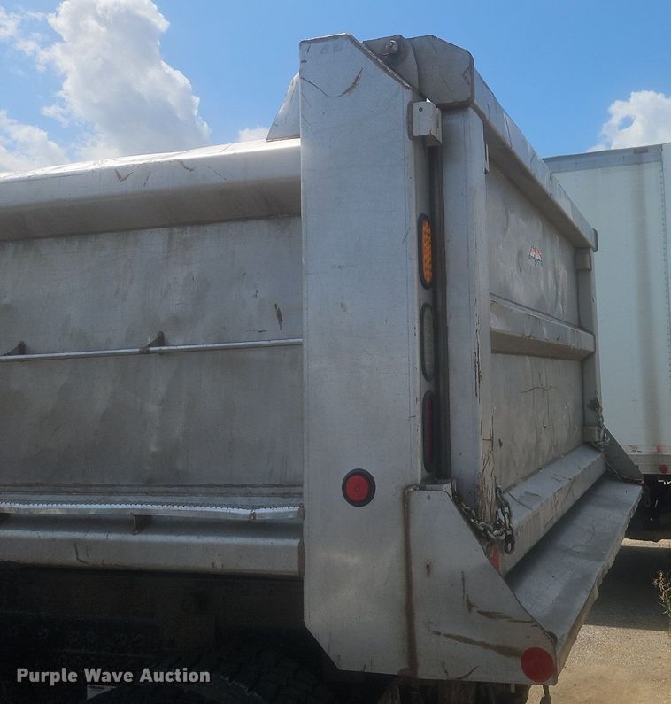 image for item OF9842 2014 International  WorkStar 7500 dump truck