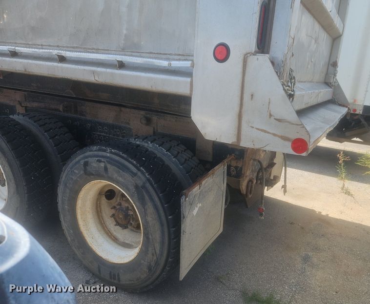 image for item OF9842 2014 International  WorkStar 7500 dump truck