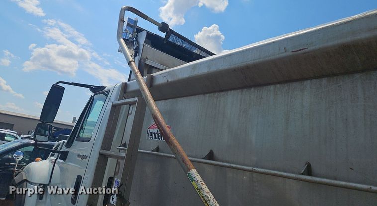 image for item OF9842 2014 International  WorkStar 7500 dump truck