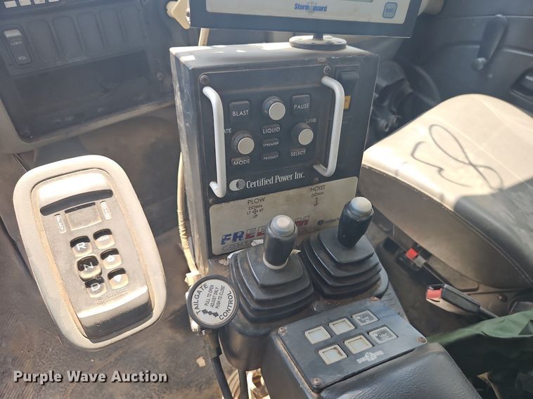 image for item OF9842 2014 International  WorkStar 7500 dump truck