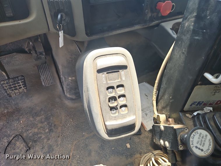 image for item OF9842 2014 International  WorkStar 7500 dump truck