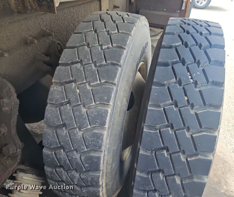 image for item OF9842 2014 International  WorkStar 7500 dump truck