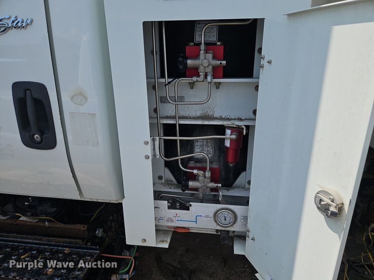 image for item OF9846 2012 International  WorkStar 7400 dump truck