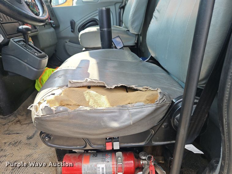 image for item OF9846 2012 International  WorkStar 7400 dump truck