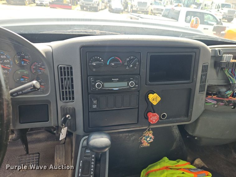 image for item OF9846 2012 International  WorkStar 7400 dump truck