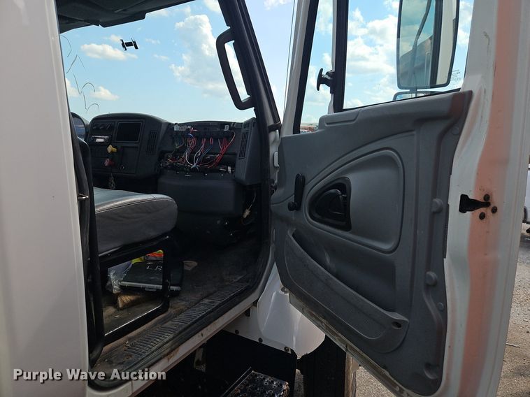 image for item OF9846 2012 International  WorkStar 7400 dump truck