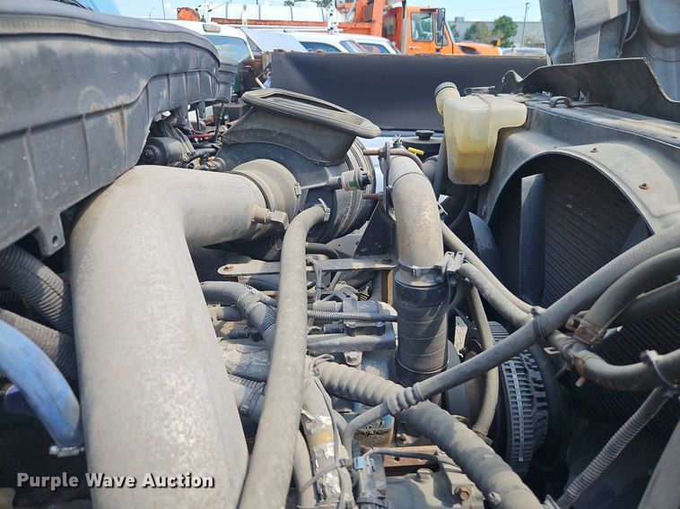 image for item OF9846 2012 International  WorkStar 7400 dump truck