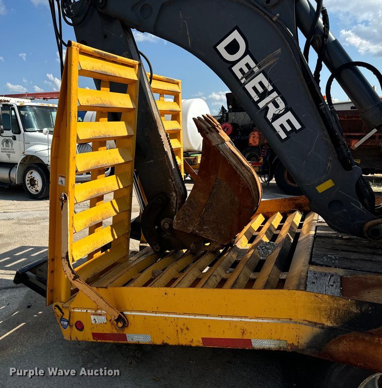 image for item OF9848 2015 Felling FT-24-2LP equipment trailer