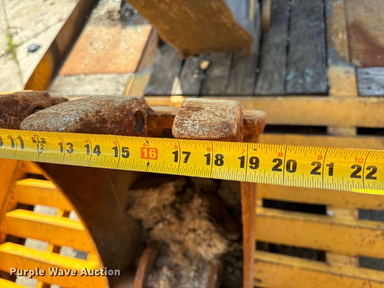 image for item OF9848 2015 Felling FT-24-2LP equipment trailer