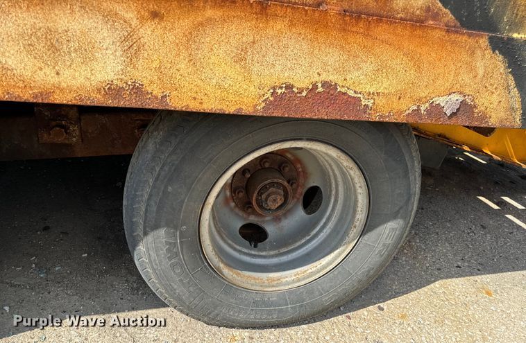 image for item OF9848 2015 Felling FT-24-2LP equipment trailer