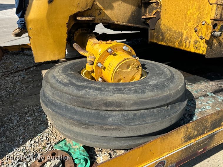 image for item OF9848 2015 Felling FT-24-2LP equipment trailer