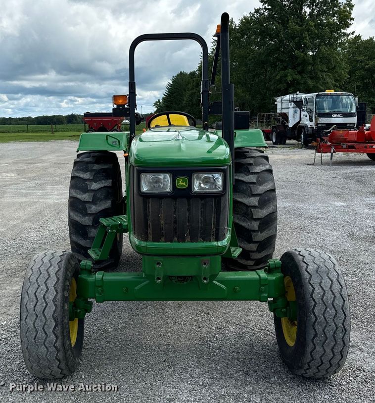 image for item OG9572 2010 John Deere 5075E tractor