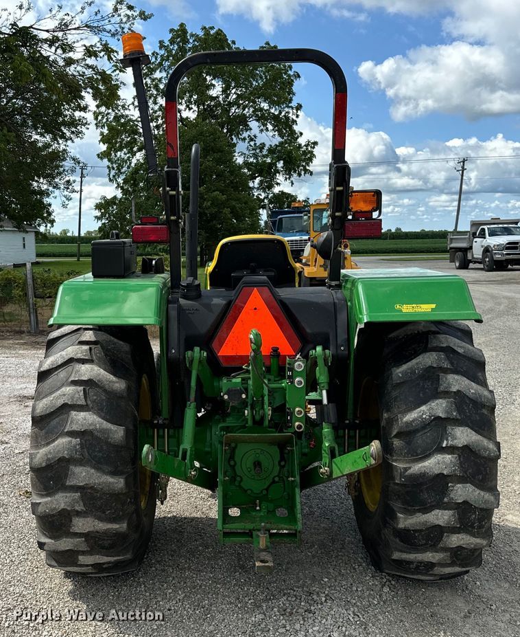 image for item OG9572 2010 John Deere 5075E tractor