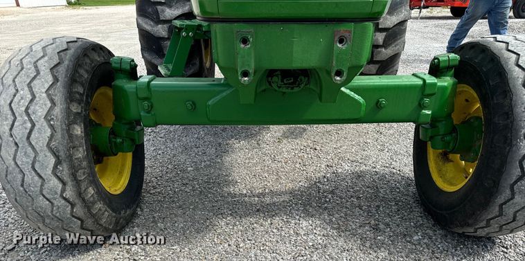 image for item OG9572 2010 John Deere 5075E tractor