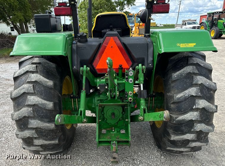 image for item OG9572 2010 John Deere 5075E tractor