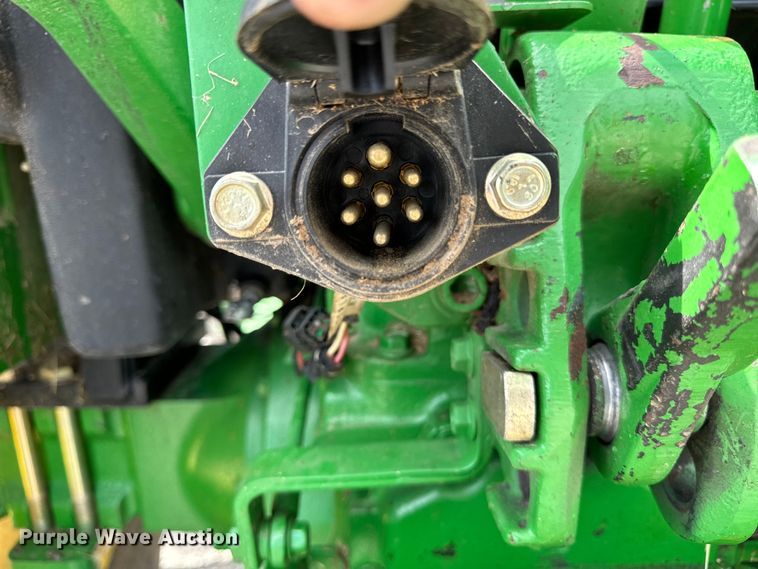 image for item OG9572 2010 John Deere 5075E tractor