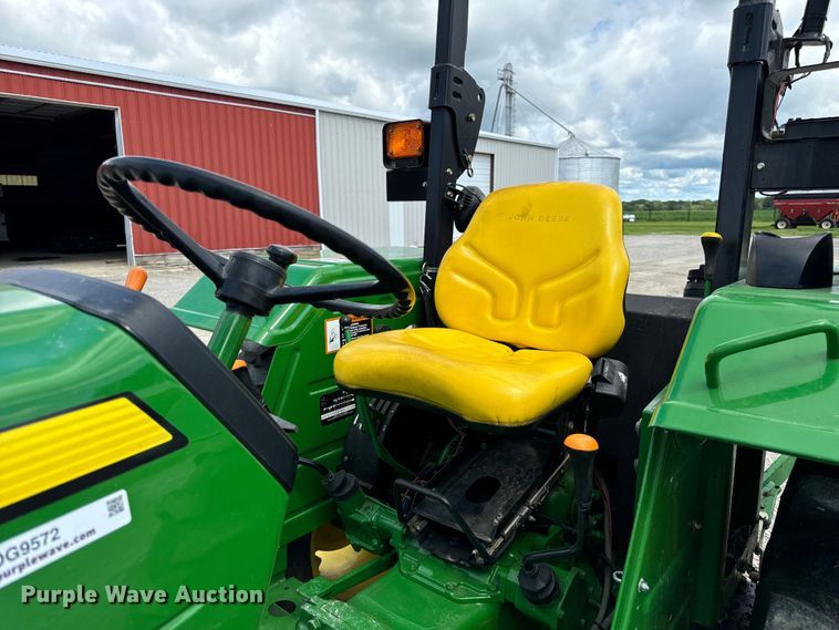 image for item OG9572 2010 John Deere 5075E tractor
