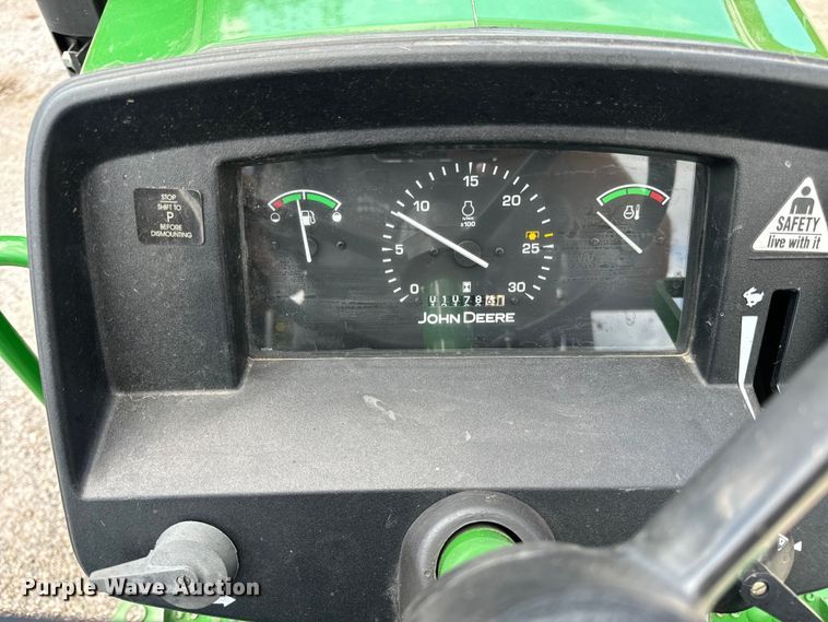 image for item OG9572 2010 John Deere 5075E tractor