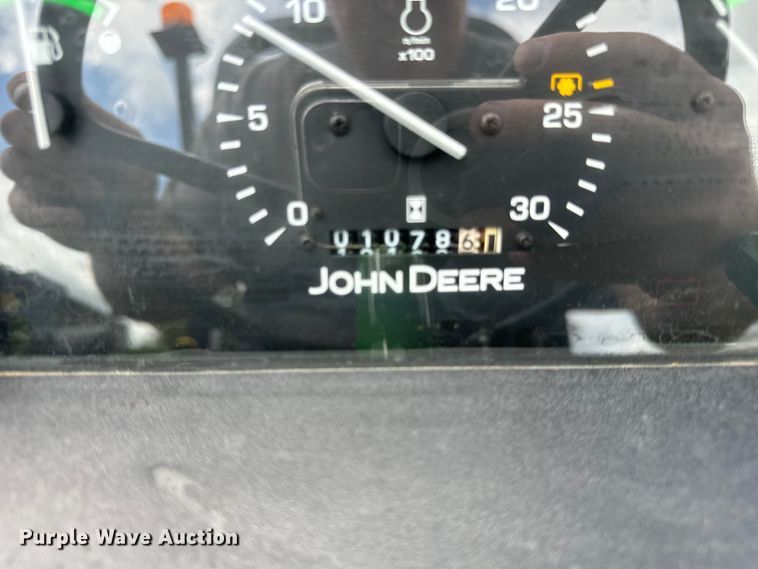 image for item OG9572 2010 John Deere 5075E tractor