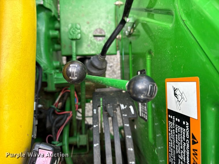 image for item OG9572 2010 John Deere 5075E tractor