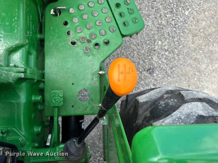 image for item OG9572 2010 John Deere 5075E tractor