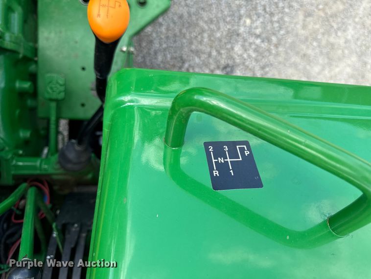 image for item OG9572 2010 John Deere 5075E tractor