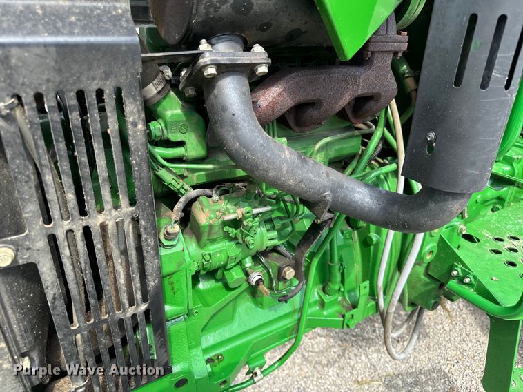 image for item OG9572 2010 John Deere 5075E tractor