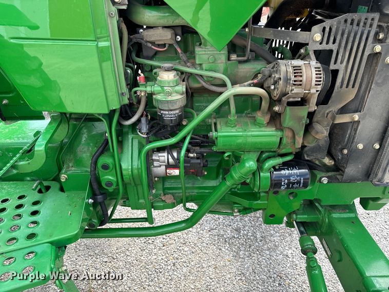 image for item OG9572 2010 John Deere 5075E tractor
