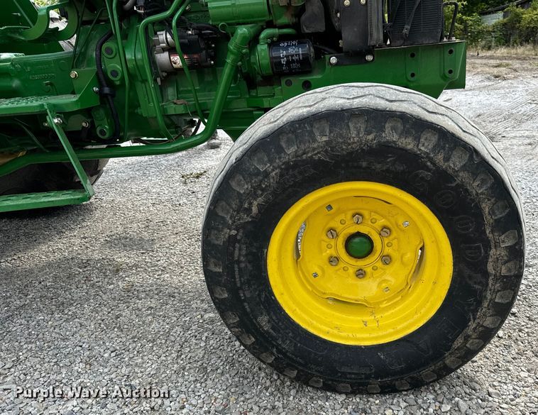 image for item OG9572 2010 John Deere 5075E tractor