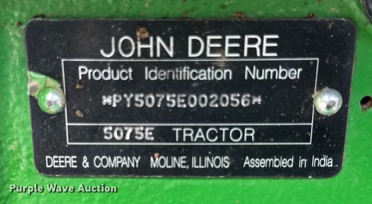 image for item OG9572 2010 John Deere 5075E tractor