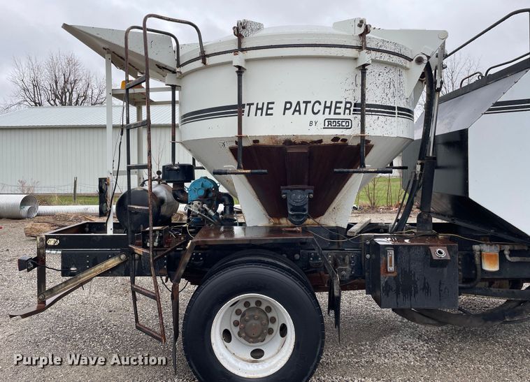 image for item OG9847 1997 GMC  7500 asphalt patch truck