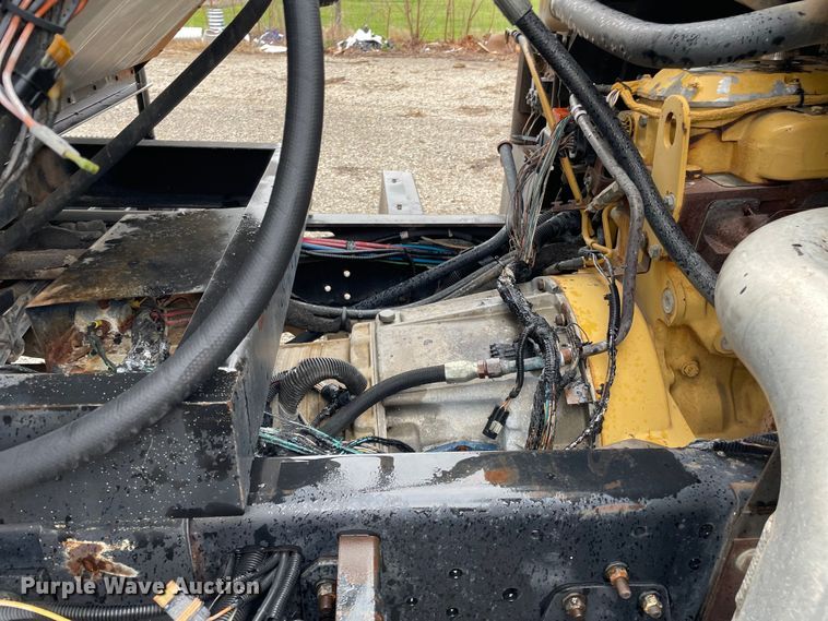 image for item OG9847 1997 GMC  7500 asphalt patch truck