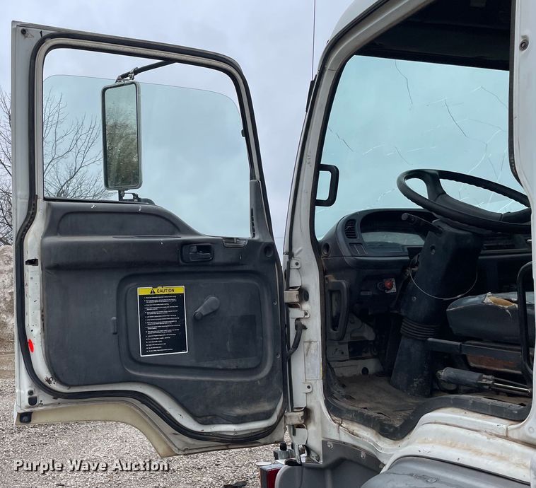 image for item OG9847 1997 GMC  7500 asphalt patch truck