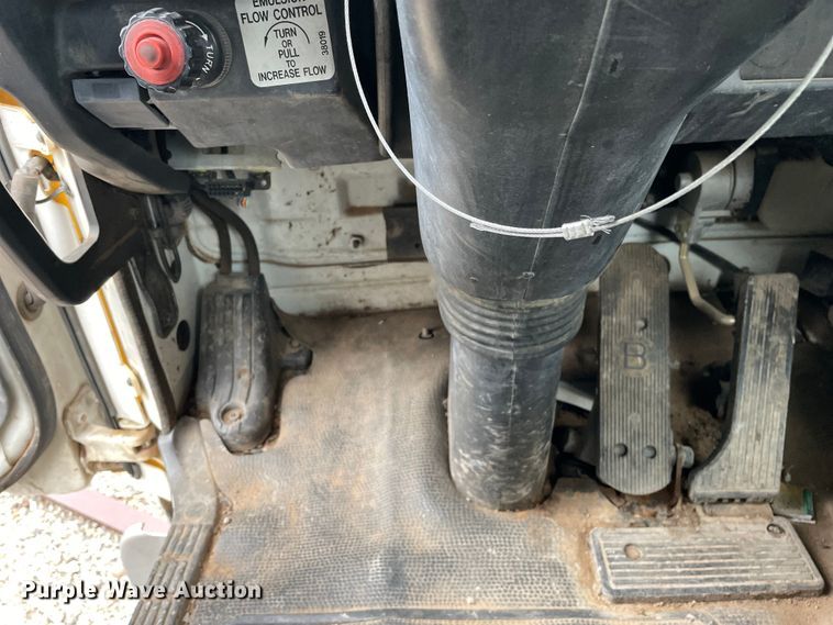 image for item OG9847 1997 GMC  7500 asphalt patch truck