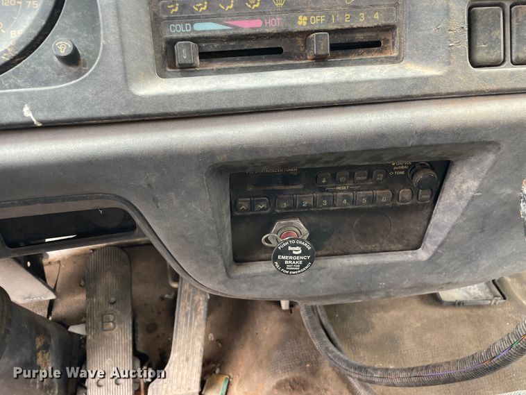 image for item OG9847 1997 GMC  7500 asphalt patch truck