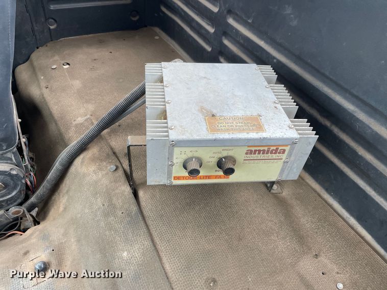 image for item OG9847 1997 GMC  7500 asphalt patch truck