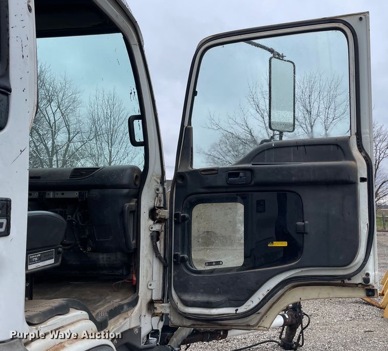 image for item OG9847 1997 GMC  7500 asphalt patch truck